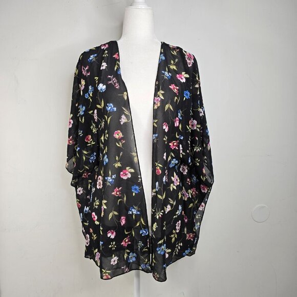 Women's Black Floral Crochet Open Front Lightweight Poncho Kimono Cardigan - Picture 1 of 8